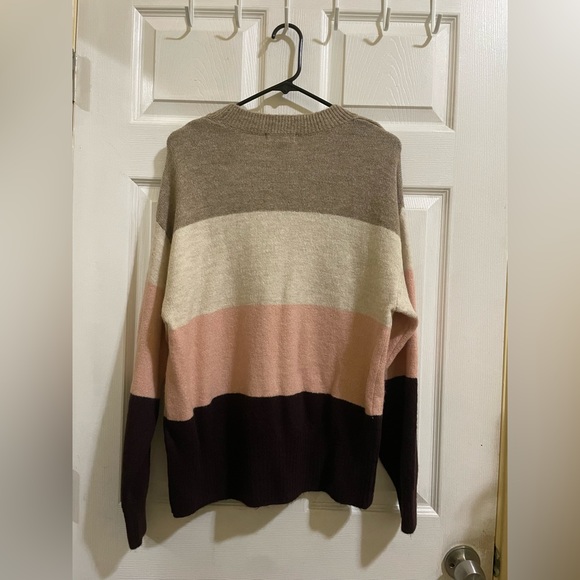 H&M Sweater - Picture 2 of 3